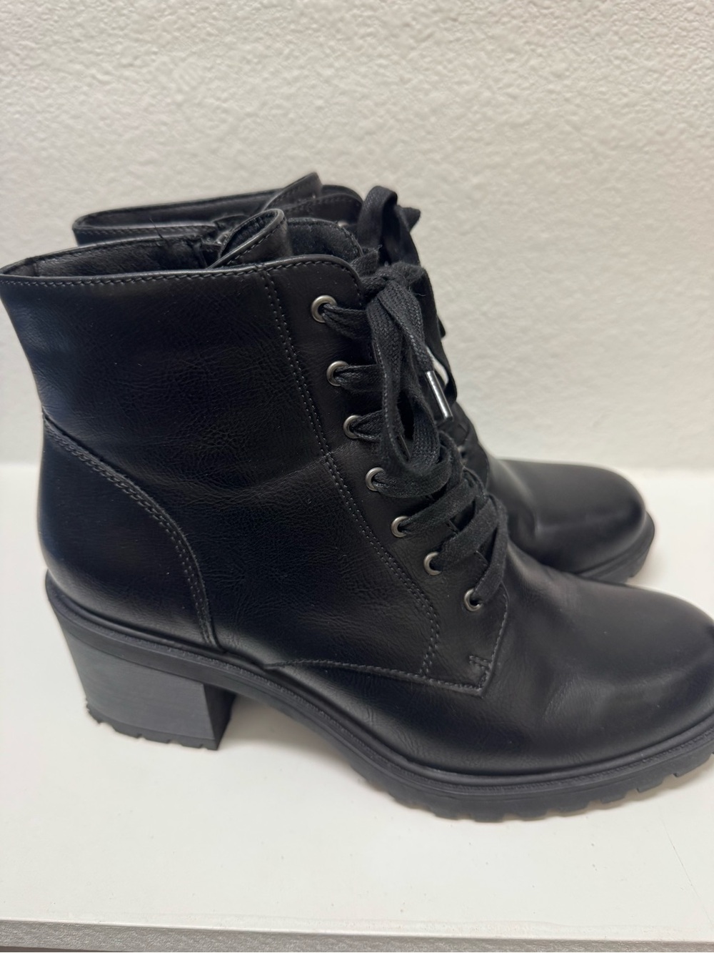Frye and Co. Black Lace-Up Women's Ankle Boots